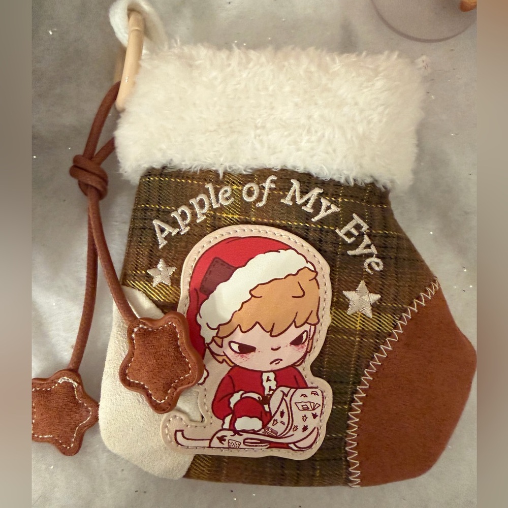 Pop Mart Apple of My Eye stocking, Hirono